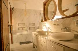 Stunning Farmhouse & Separate Cottages For Sale in Kokstad KwaZulu-Natal South Africa