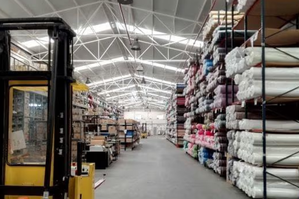 Warehouse for sale with all services and currently in operation.