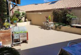 Manor House With Flexible Accommodation with Huge Garage