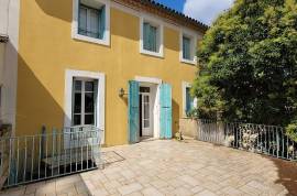 Beautiful Town House, Garage, Small Garden And Terraces Beautiful Town House, Garage, Small Garden And Terraces