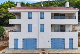 CRES ISLAND, CRES - Appartement met twee verdiepingen in een nieuw gebouw met mediterrane charme