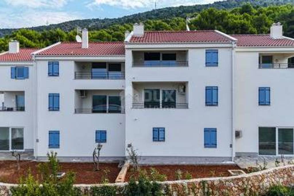 CRES ISLAND, CRES CENTRUM - Appartement 3 slaapkamers + slaapkamer + 2 parkeerplaatsen + UITZICHT OP ZEE