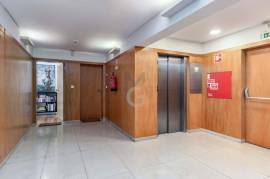 Penthouse 3+1 beds apartment with balcony and garage