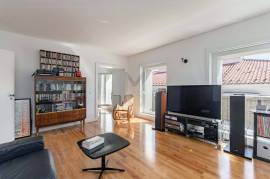 Penthouse 3+1 beds apartment with balcony and garage