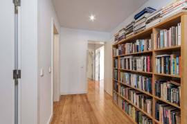 Penthouse 3+1 beds apartment with balcony and garage