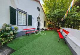 House with 3+2 Bedrooms - Matriz - Ribeira Grande