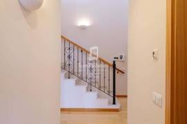 Elegant 3-Bedroom Duplex Apartment  with Ocean Views in Palheiro Village, Funchal