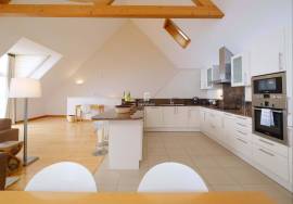 Elegant 3-Bedroom Duplex Apartment  with Ocean Views in Palheiro Village, Funchal