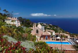 Elegant 3-Bedroom Duplex Apartment  with Ocean Views in Palheiro Village, Funchal