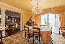Panoramic Ocean and Funchal views from premium villa in Neves