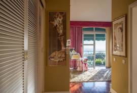 Panoramic Ocean and Funchal views from premium villa in Neves