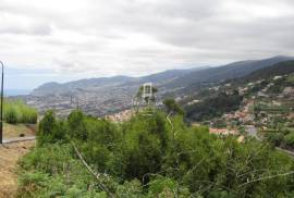 Large plot near the Casa Velha hotel for development