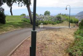 Large plot near the Casa Velha hotel for development