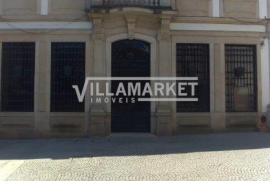Building with 1220 m2 spread over 5 floors located in the center of Vila Real