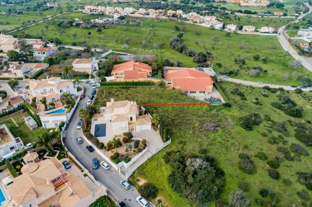 Plot with approved project for villa constuction - Lagos