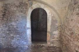 3 Bed Terraced house For Renovation For Sale In Vallespecara Italy