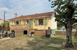 2 Bedroom Village House With Basement 10 Minutes From Civray - €134400