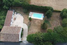 Well Presented 3 Bedroom Stone House With Heated Swimming Pool. - €185,000