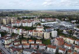3 bedroom apartment with terrace and storage