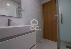 3 bedroom apartment with terrace and storage