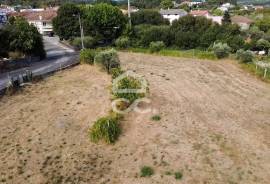 Land in zone H2 with feasibility of construction 6 km from the City Center