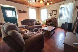 3 bedroom villa with garage - São Mateus