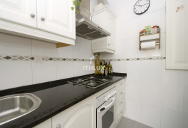 2 bedroom apartment transformed into 1 bedroom apartment in Benfica with storage room