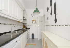 2 bedroom apartment transformed into 1 bedroom apartment in Benfica with storage room