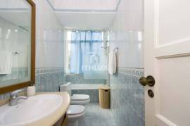 2 bedroom apartment transformed into 1 bedroom apartment in Benfica with storage room