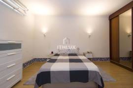 2 bedroom apartment transformed into 1 bedroom apartment in Benfica with storage room
