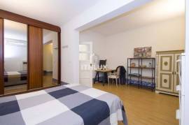 2 bedroom apartment transformed into 1 bedroom apartment in Benfica with storage room