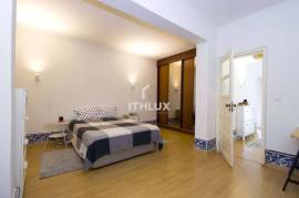 2 bedroom apartment transformed into 1 bedroom apartment in Benfica with storage room
