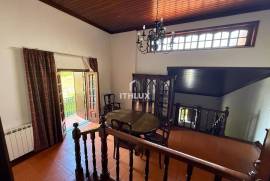5 bedroom villa with spectacular garden in Esposende