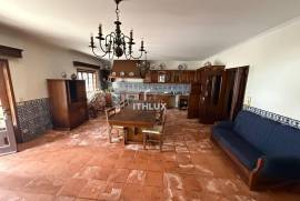 5 bedroom villa with spectacular garden in Esposende
