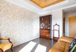 Luxury 3+1 bedroom villa in private condominium with pool, Vilamoura
