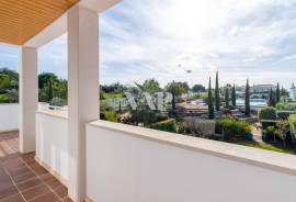 Luxury 3+1 bedroom villa in private condominium with pool, Vilamoura