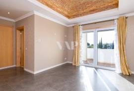 Luxury 3+1 bedroom villa in private condominium with pool, Vilamoura