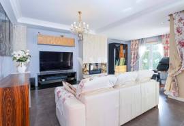 Luxury 3+1 bedroom villa in private condominium with pool, Vilamoura