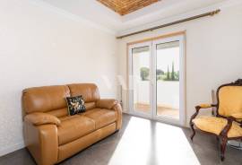 Luxury 3+1 bedroom villa in private condominium with pool, Vilamoura