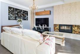 Luxury 3+1 bedroom villa in private condominium with pool, Vilamoura