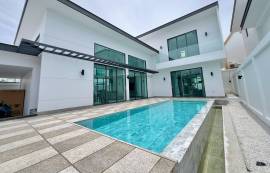 Luxury 3 Bed Villa For Sale in Layan Residence East Pattaya