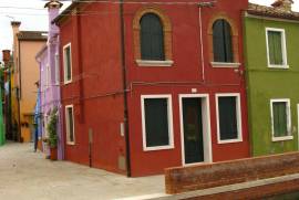 Excellent 2 Bed House for Sale In Burano Venezia
