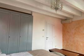 Excellent 2 Bed House for Sale In Burano Venezia