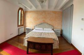 Excellent 2 Bed House for Sale In Burano Venezia