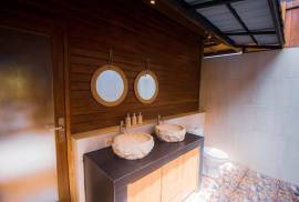 Luxury 6 BED Lembongan Hilltop Retreat Villa and Hilltop Views For Sale In Nusa Lembongan Bali