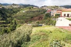 Building plot in quiet and sunny area Building plot in quiet and sunny area