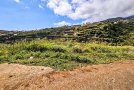 Building plot in quiet and sunny area Building plot in quiet and sunny area