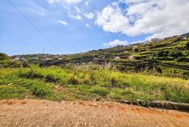 Building plot in quiet and sunny area Building plot in quiet and sunny area