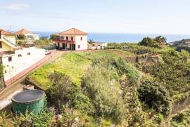 Building plot in quiet and sunny area Building plot in quiet and sunny area