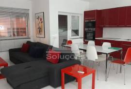 Bright and well-maintained 2 bedroom apartment in the prestigious area of Praia da Rocha, Portimão
